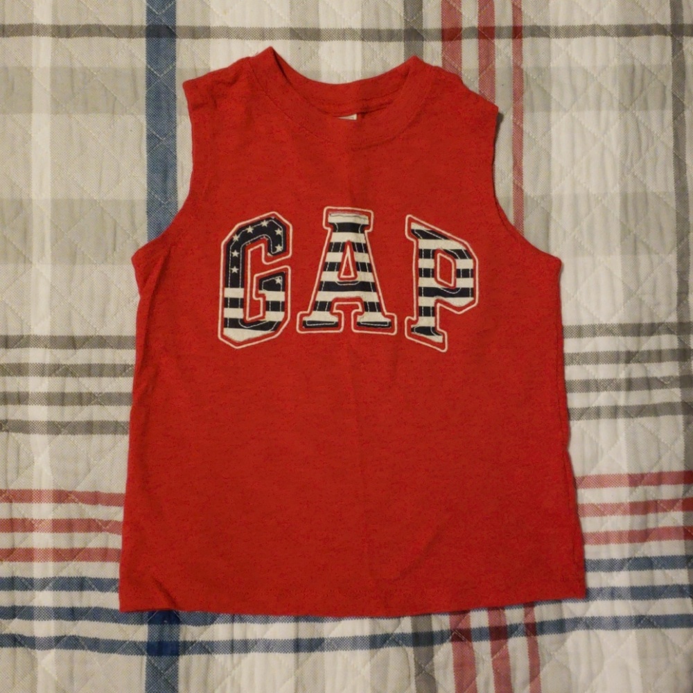 Gap sleeveless shirt